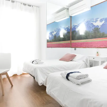 Hostal La Banezana Madryt Zewnętrze zdjęcie